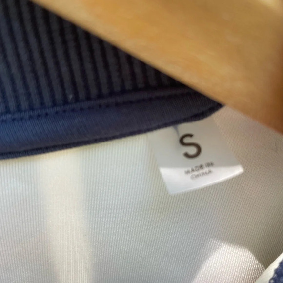 GUESS Men’s Colorblock Blue White Long Sleeve Sweatshirt Size Small - Picture 5 of 13